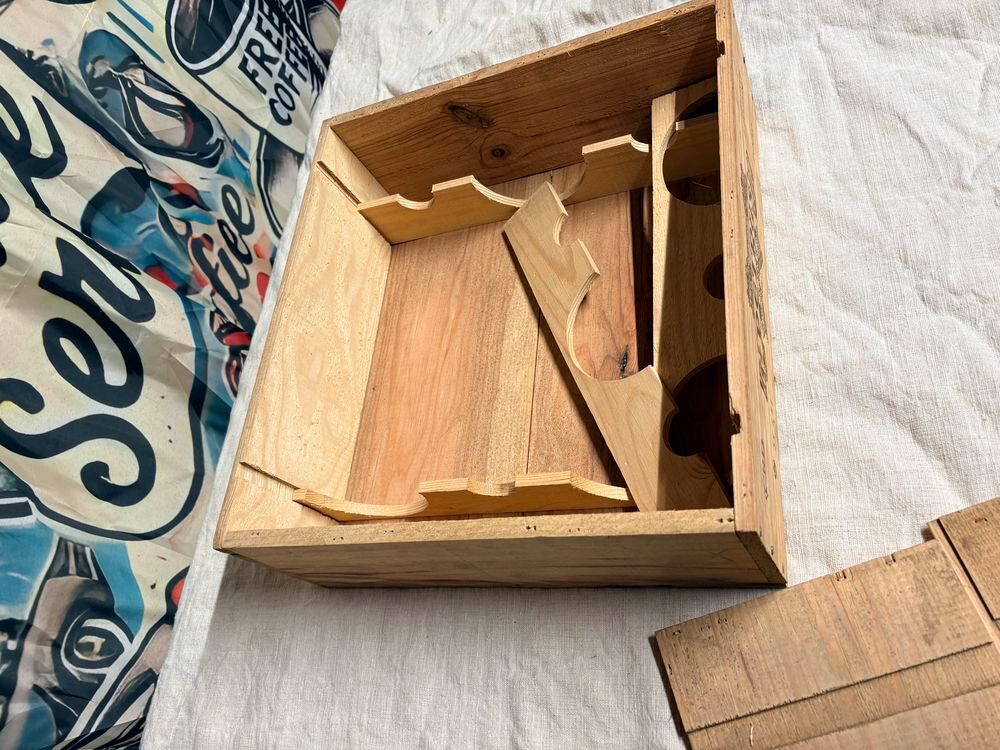 caisses de vin Petrus vide pour collectionneurs Décoration