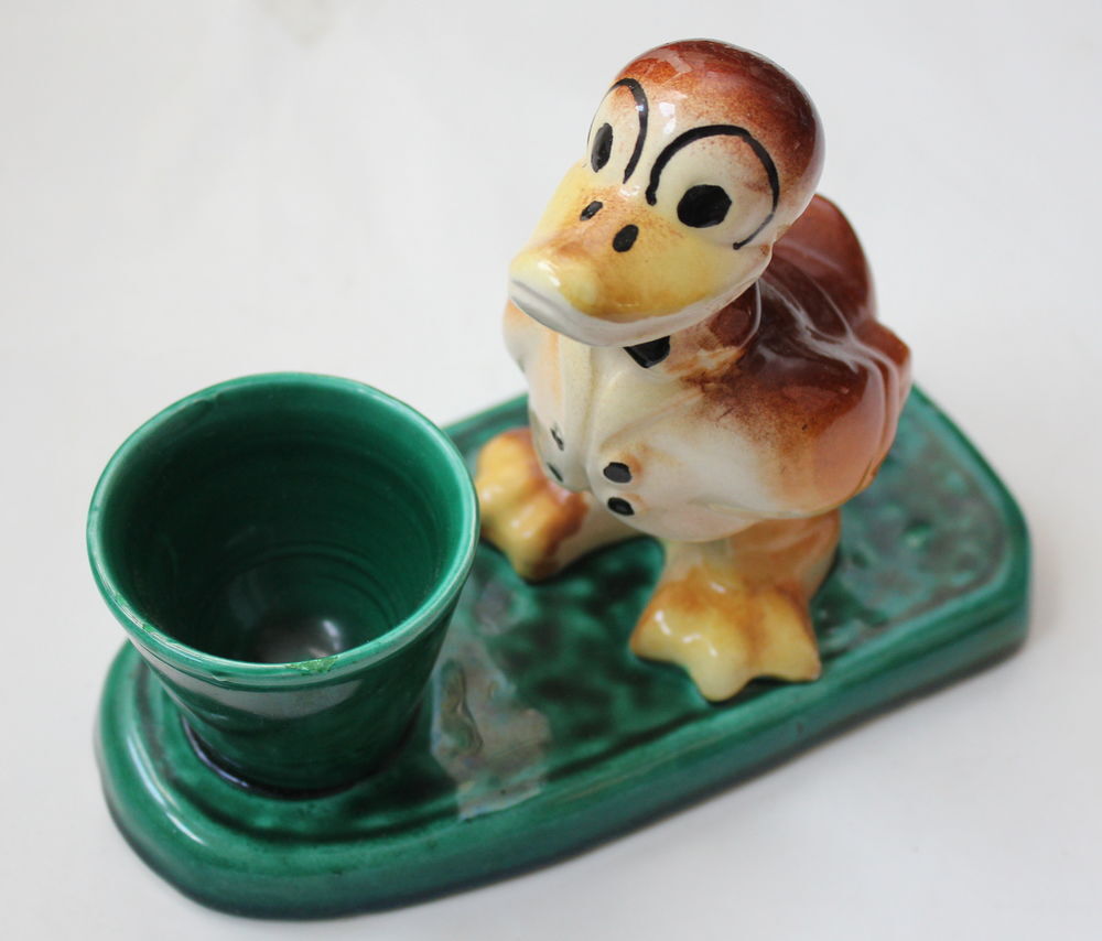 Coquetier c&eacute;ramique verniss&eacute;e vintage Donald disney 1940-50 