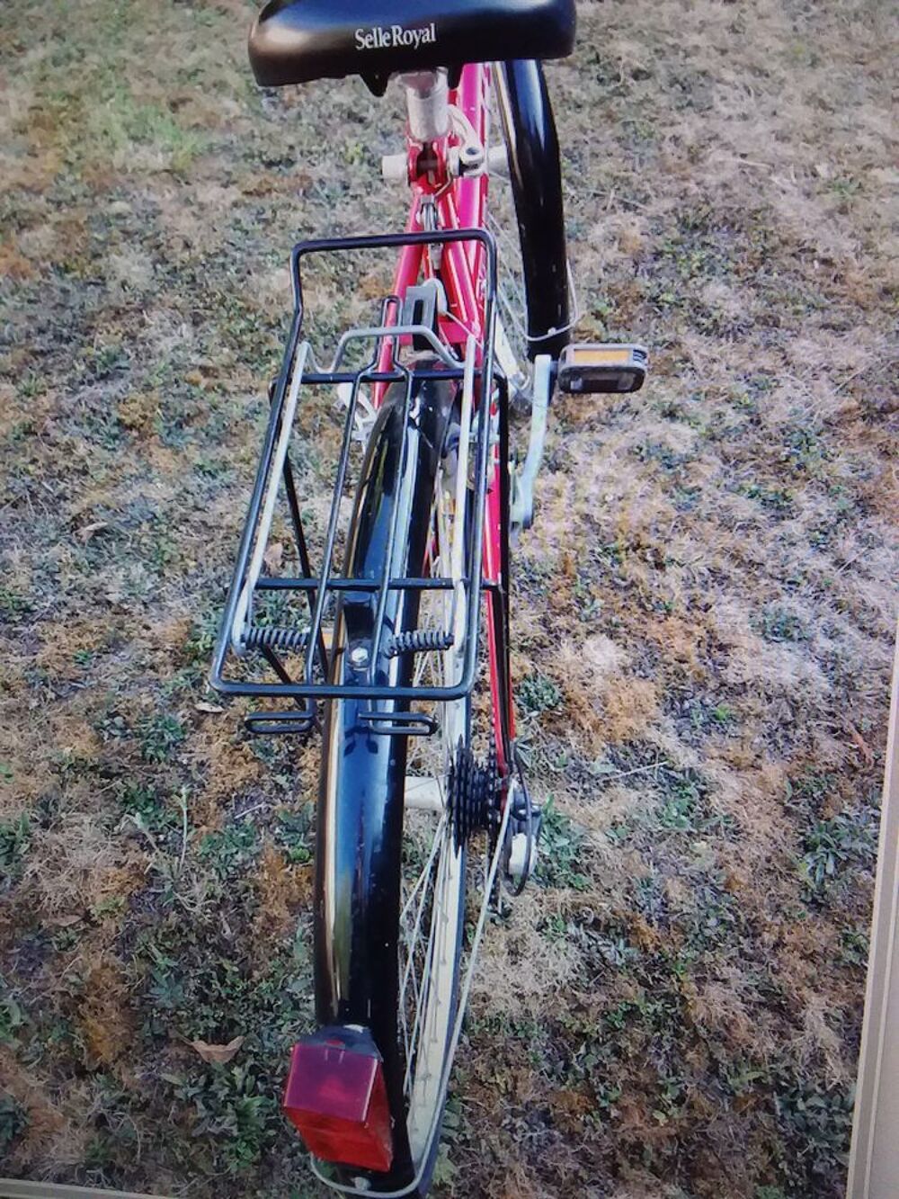 V&eacute;lo VTC de marque Fran&ccedil;aise 27 pouces,
Vélos