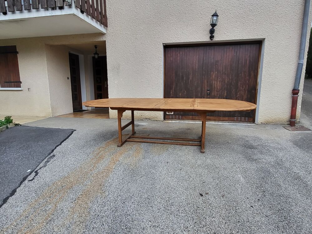 Table en bois exotique avec 2 rallonges Meubles