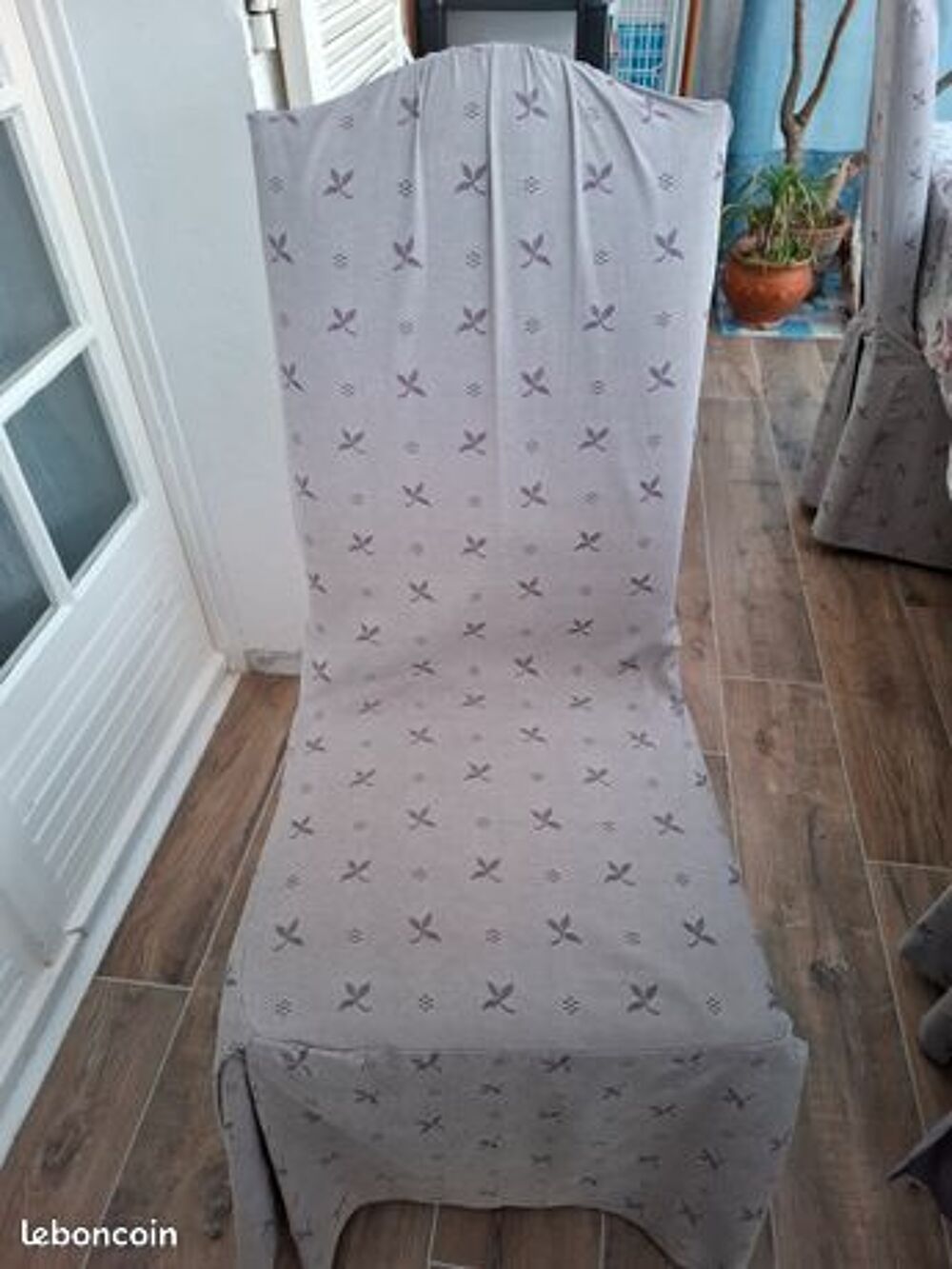 Chaise style louis XIII Meubles