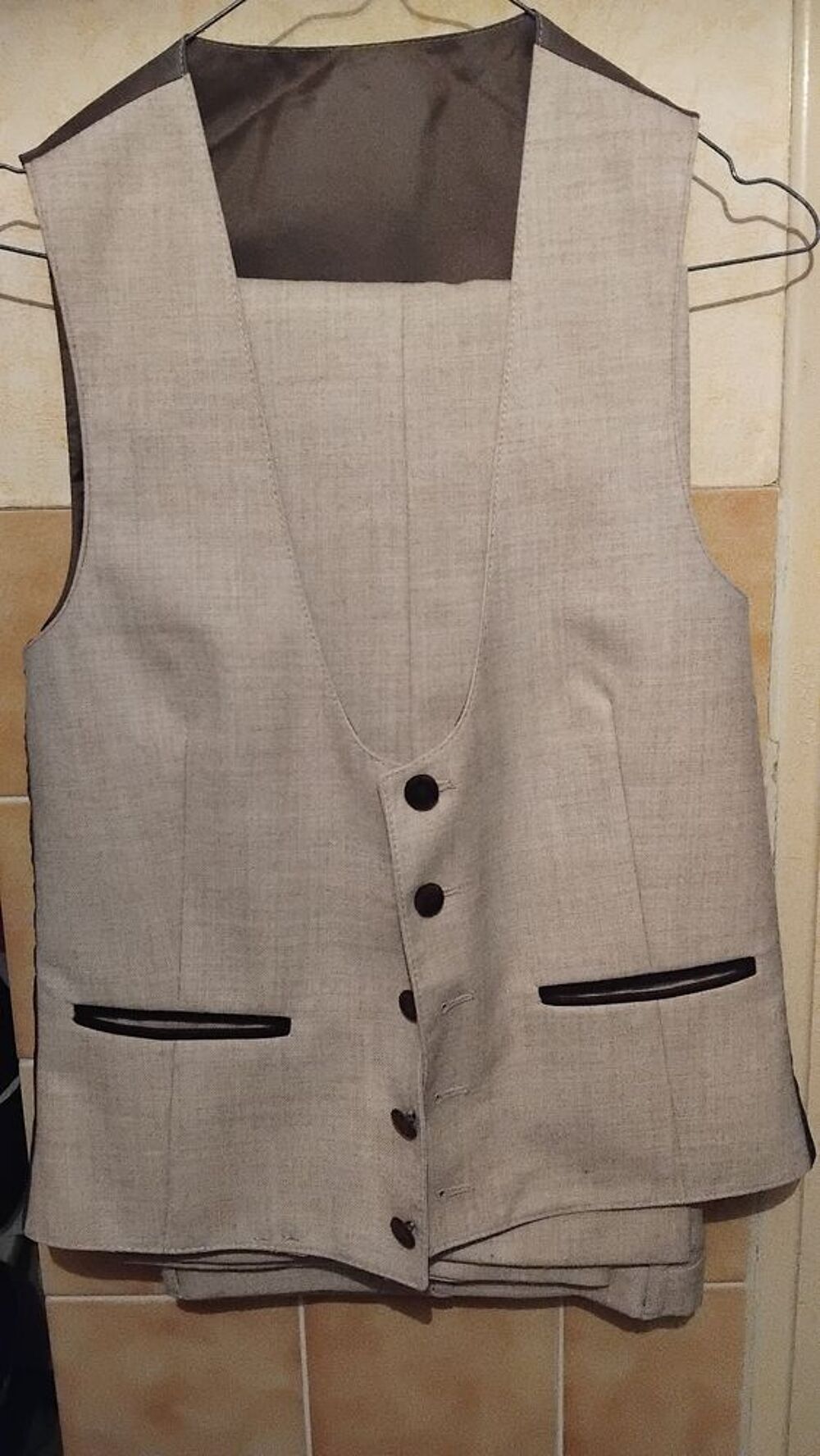 Costume 3 pi&egrave;ces NEUF 60% laine, fabrication France Vêtements