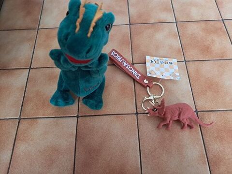 Lot Dinosaures Peluche Porte-clé neuf garcon  T-Rex jeu Fèves (57)