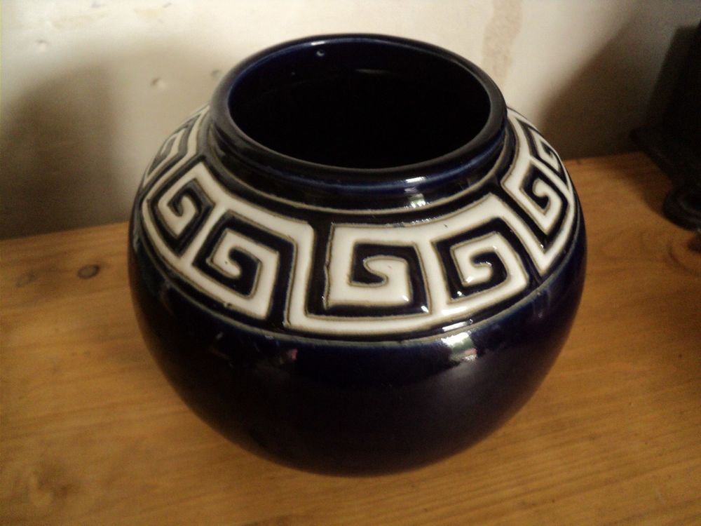 Vase C&eacute;ramique Bleu Motif Grecques Décoration