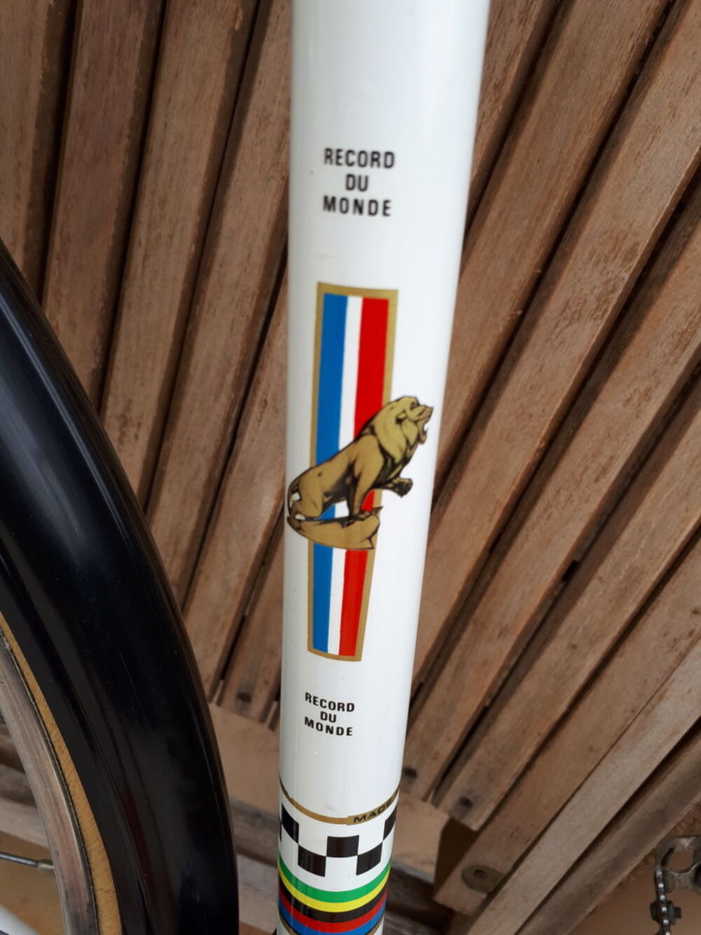 V&eacute;lo de course Peugeot px 10 py blanc tr&egrave;s bon &eacute;tat. 
Autres Vélos