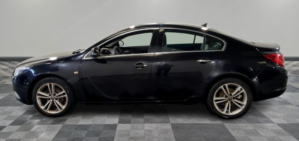 Insignia 2.0 CDTI - 130 FAP Cosmo Pack 2009 occasion 44320 Saint-P&egrave;re-en-Retz
