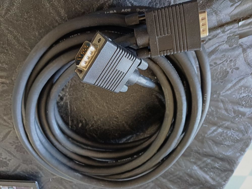 Cable VGA Haute Qualit&eacute; Blind&eacute; 5m Matériel informatique