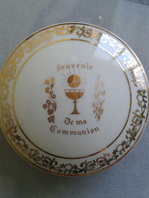 Bonbonnière ancienne en  porcelaine blanche de communion  13 Dijon (21)