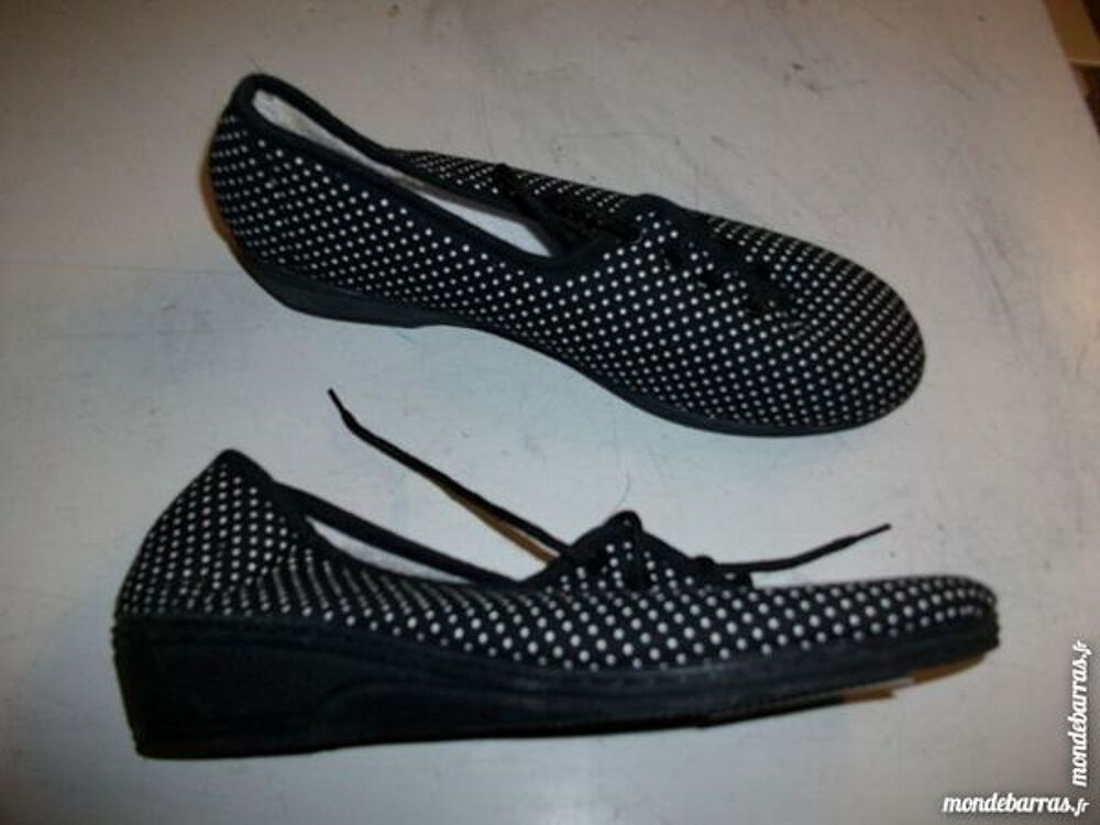 Toiles &agrave; lacets Noir Pois Blanc pt 39-neuves Chaussures