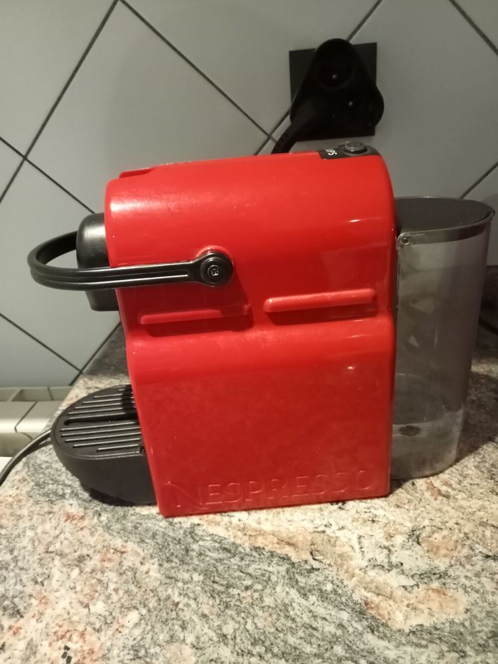 Cafeti&egrave;re NESPRESSO KRUPS Inissia &eacute;tat neuf Electroménager