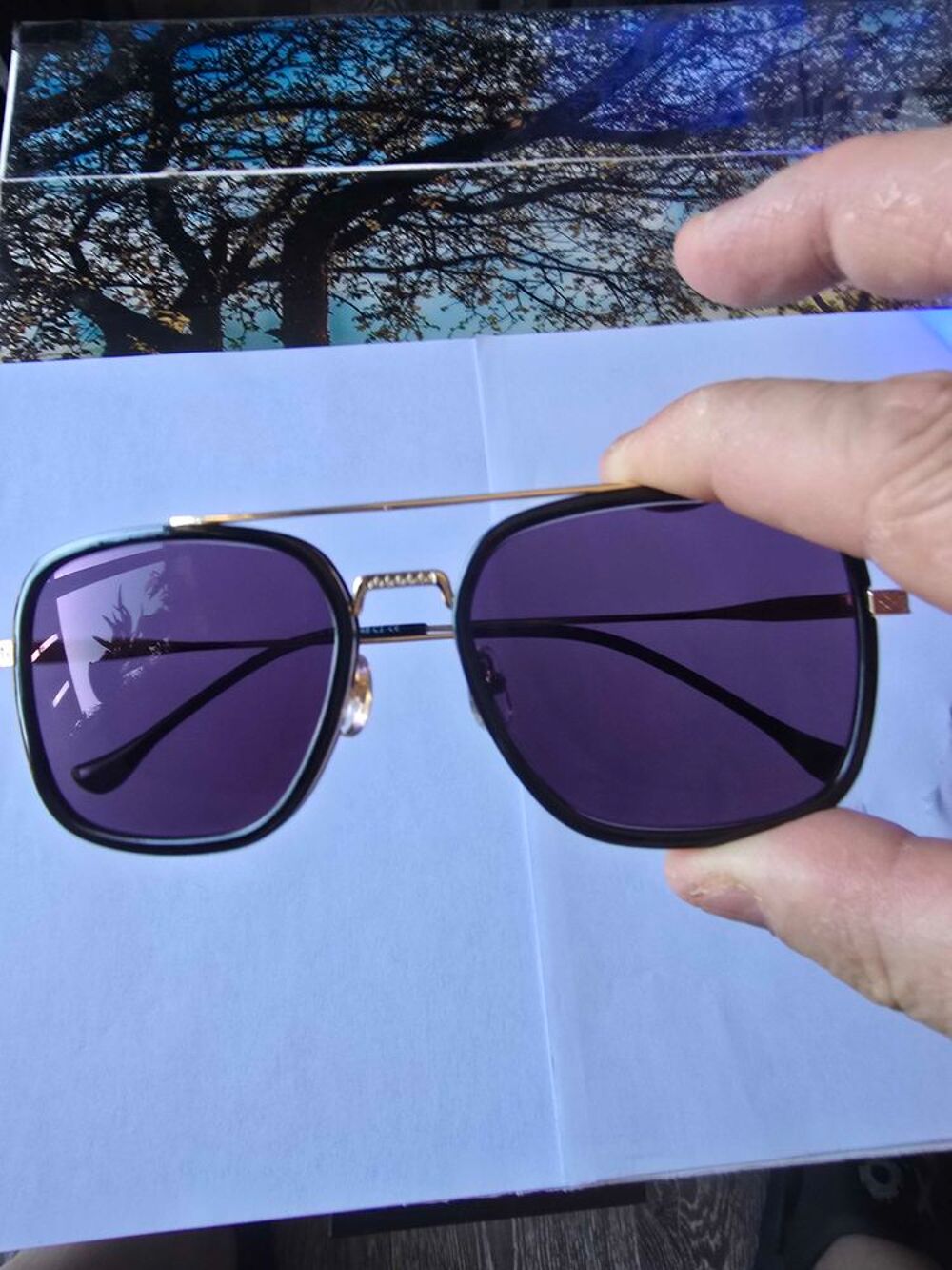 2 lunettes verres Essilor photochromiques GEN S lecture, anti lumi&egrave;res bleus anti rayures neuves pour la lecture. Accessoires
