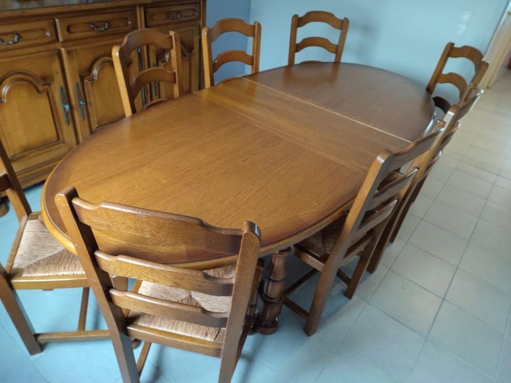 SALLE A MANGER COMPLETE EN BOIS MASSIF
Meubles