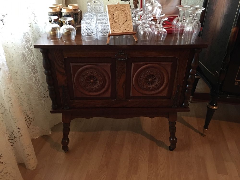 Ce petit meuble en ch&ecirc;ne peut vous int&eacute;resser !!! Meubles