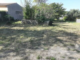  Terrain  vendre 700 m Uchaux