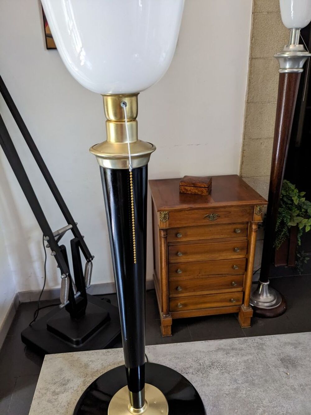  Voir photos. Vendu sans ampoule. Décoration