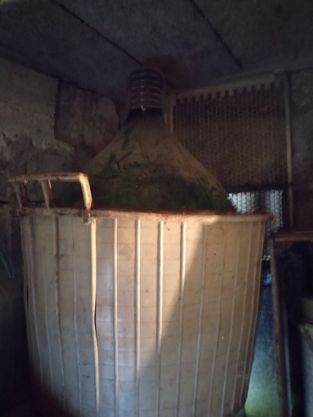 Mat&eacute;riel complet pour faire le vin Jardin