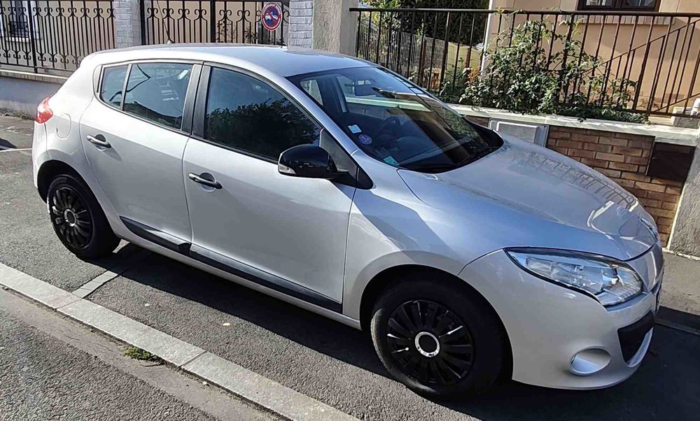 M&eacute;gane III RENAULT MEGANE III 1.6 110 ETHANOL AUTHENTIQUE 2011 occasion 93430 Villetaneuse