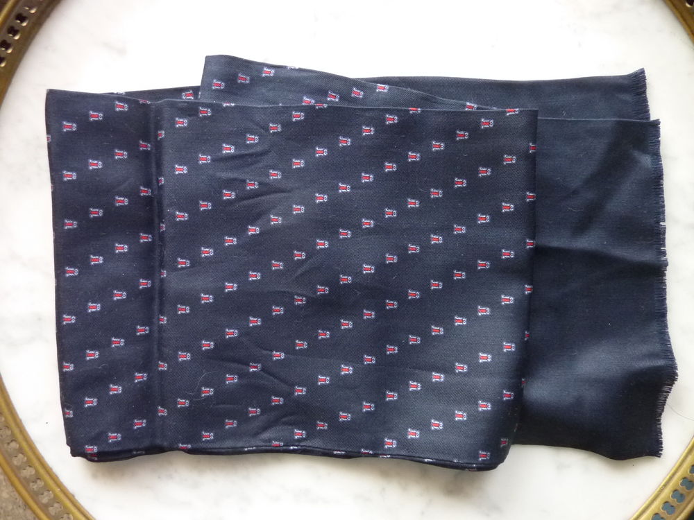Echarpe homme en soie Vêtements
