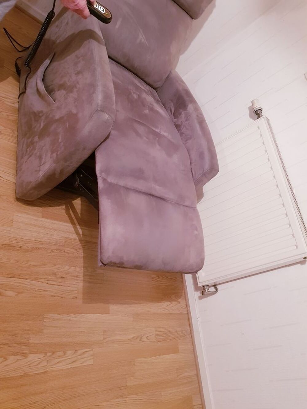 fauteuil m&eacute;dicalis&eacute; gris en alcantara ELECTRIQUE Meubles