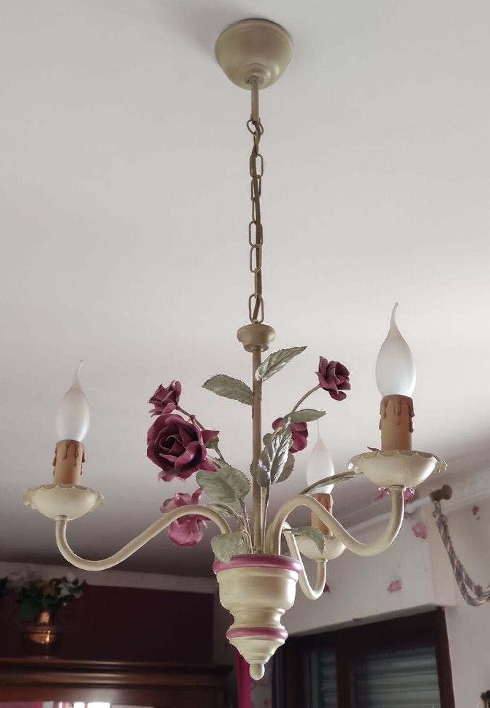 Deux tr&egrave;s beaux lustres art d&eacute;co peints &agrave; la main Décoration