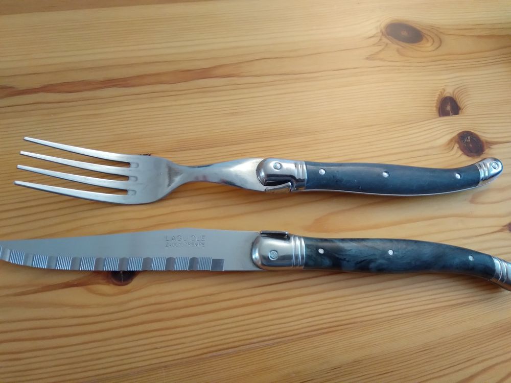 Ensemble de couteaux et de fourchettes LAGUIOLES Cuisine