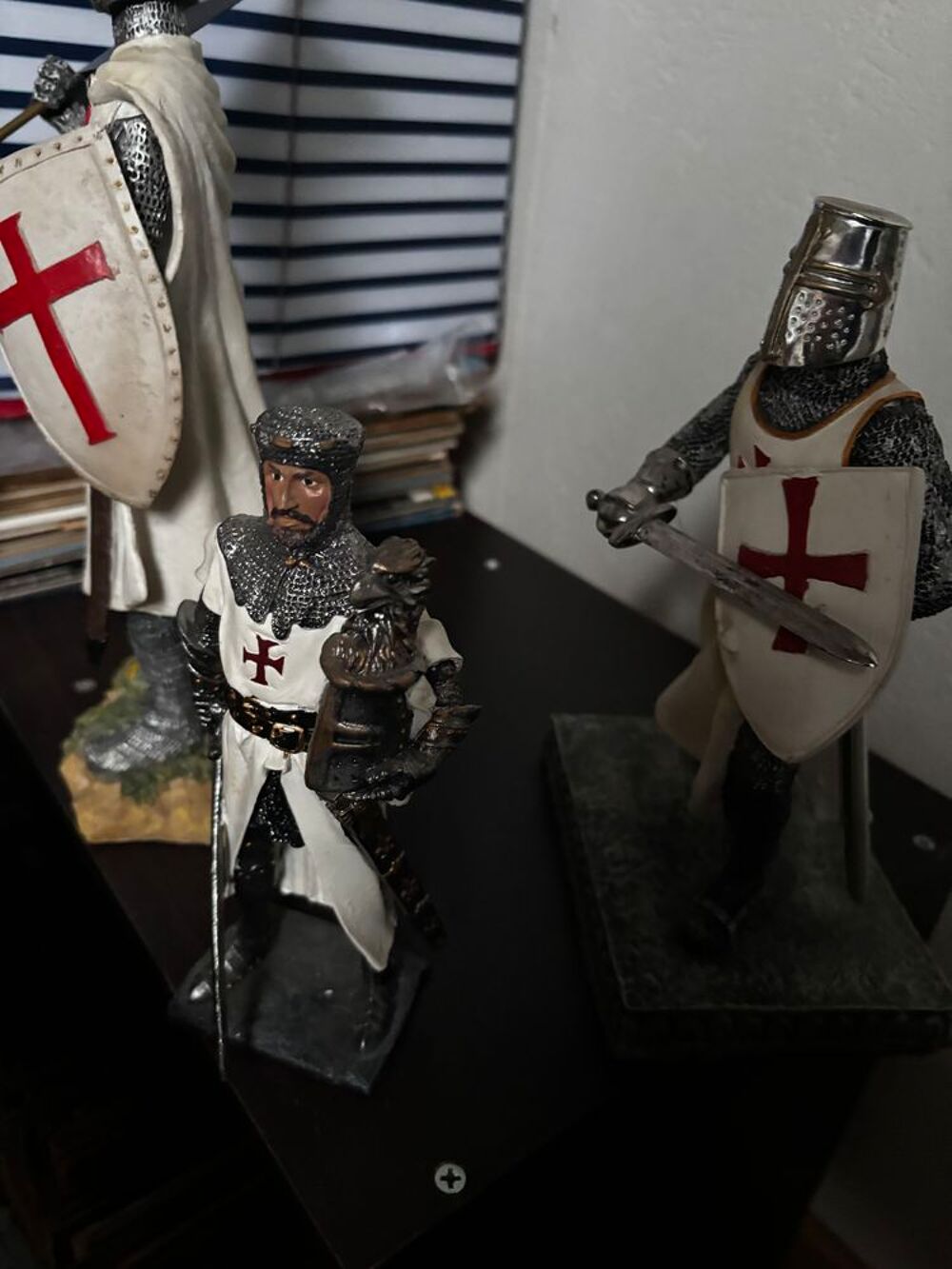 7 Figurines templiers 