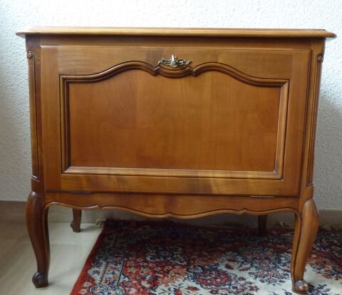 Commode   bar   à porte abattante en noyer de style Louis XV 130 Voiron (38)
