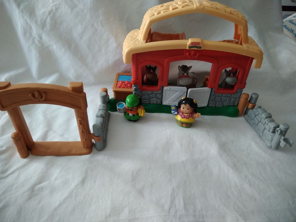ferme, &eacute;curie et aire de jeux fisher price Jeux / jouets