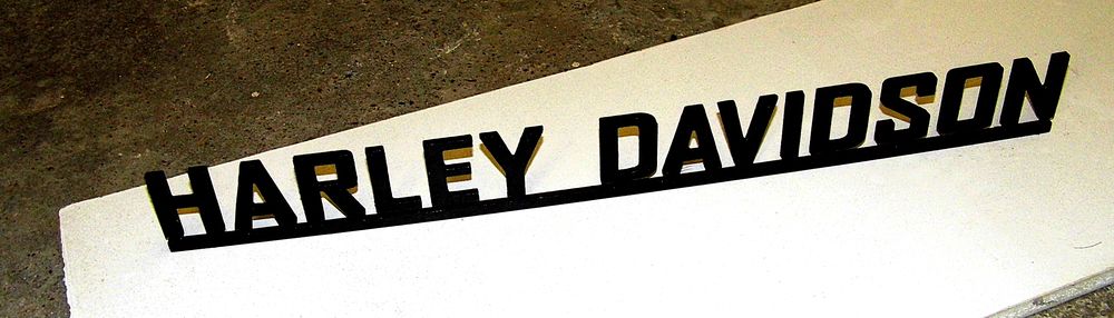 Moto HARLEY DAVIDSON enseigne publicitaire lettrage publicit&eacute; collection motocyclette 