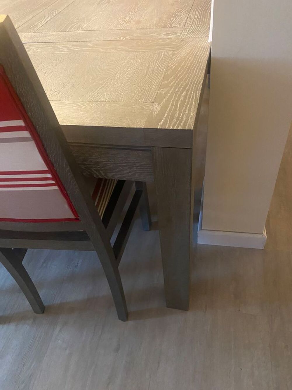 Table 8-12 personnes bois massif grise Meubles
