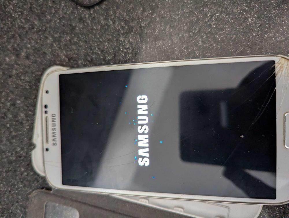 Samsung Galaxy S4 GT-19505 Téléphones et tablettes