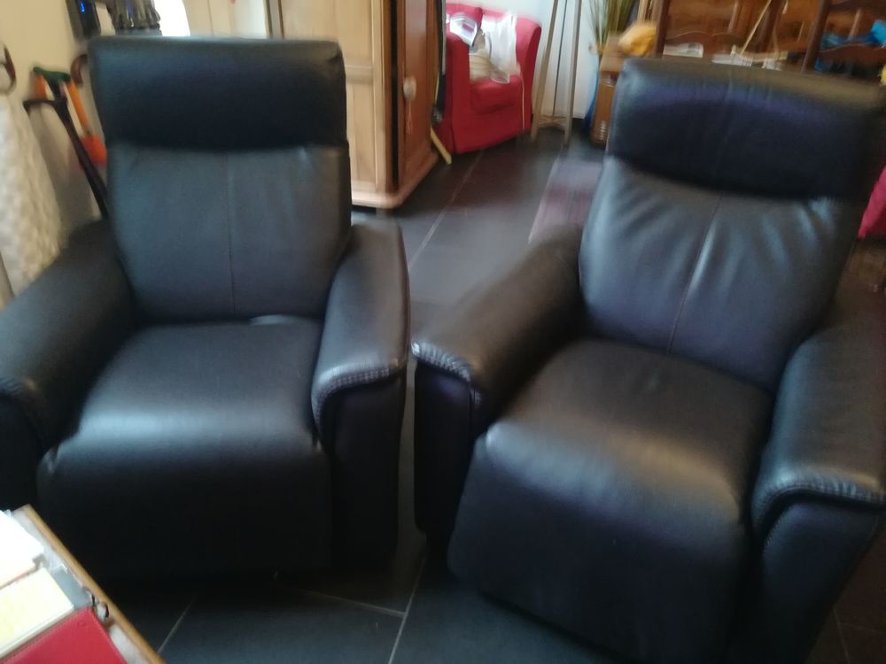 Canap&eacute; 3 places en cuir cuir et 2 fauteuils individuels Meubles