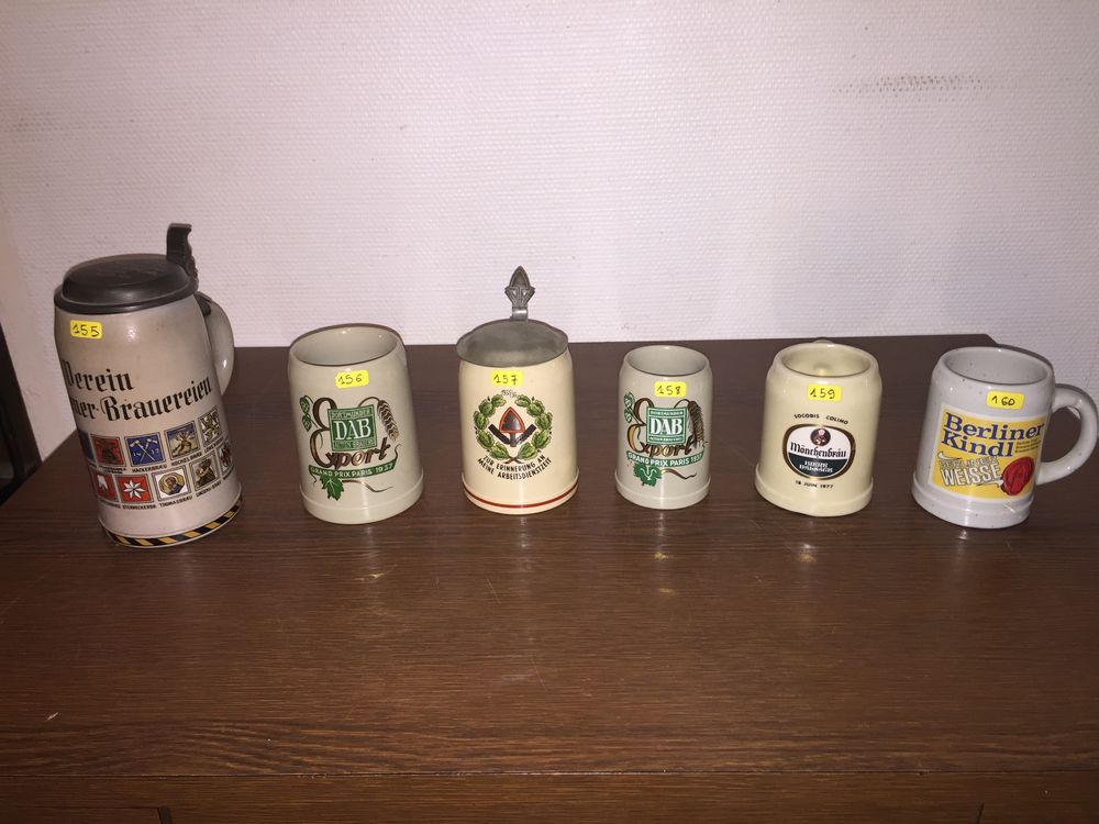 Collection de chopes de bi&egrave;re et de sous-bocks 