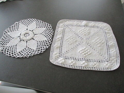 Deux napperons 10 Castres (81)