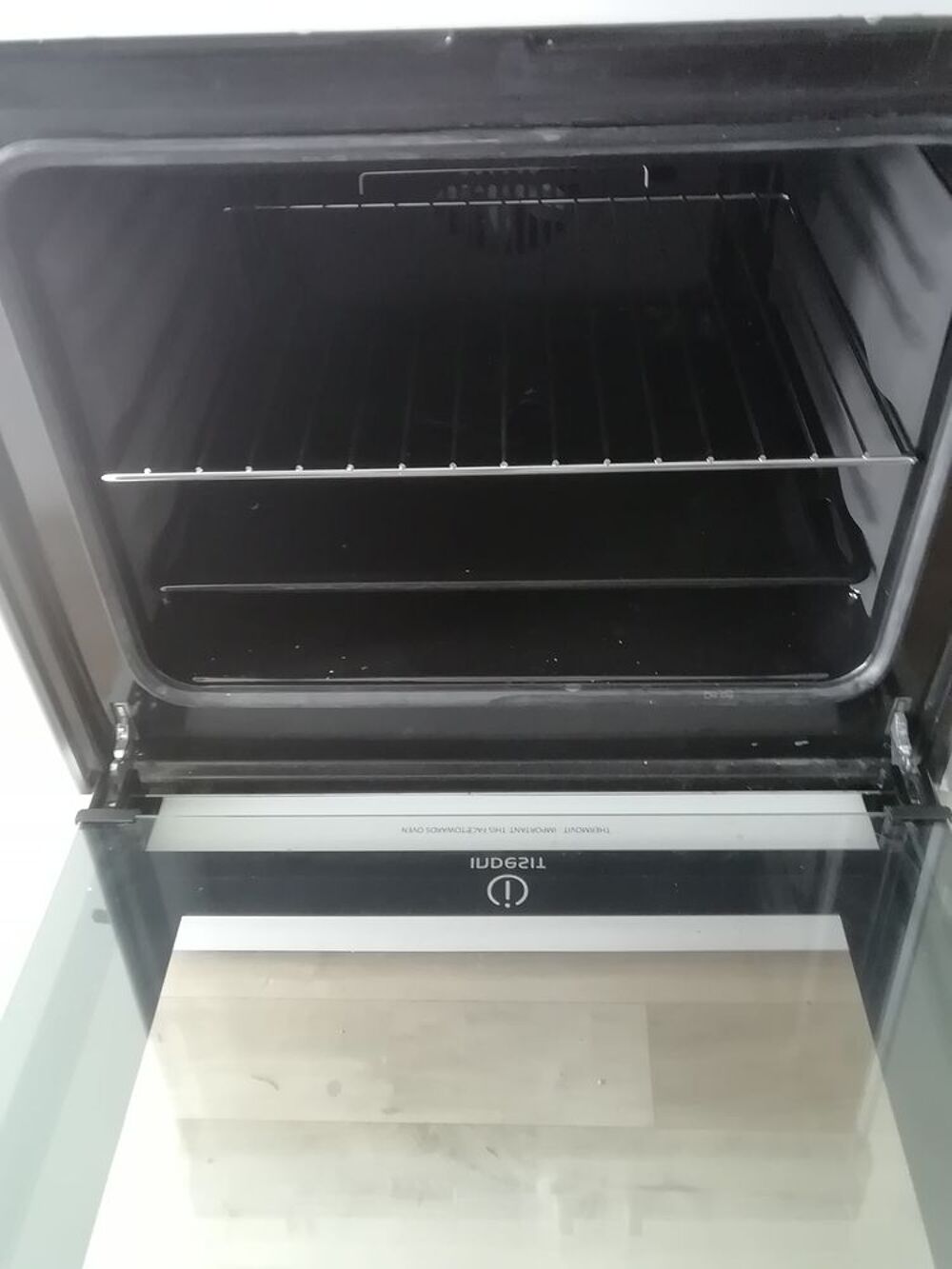 Gazini&egrave;re :Four &eacute;lectrique et plaque de cuisson &agrave; induction
Electroménager