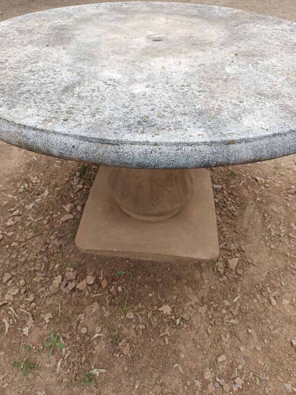 Table en pierre Jardin