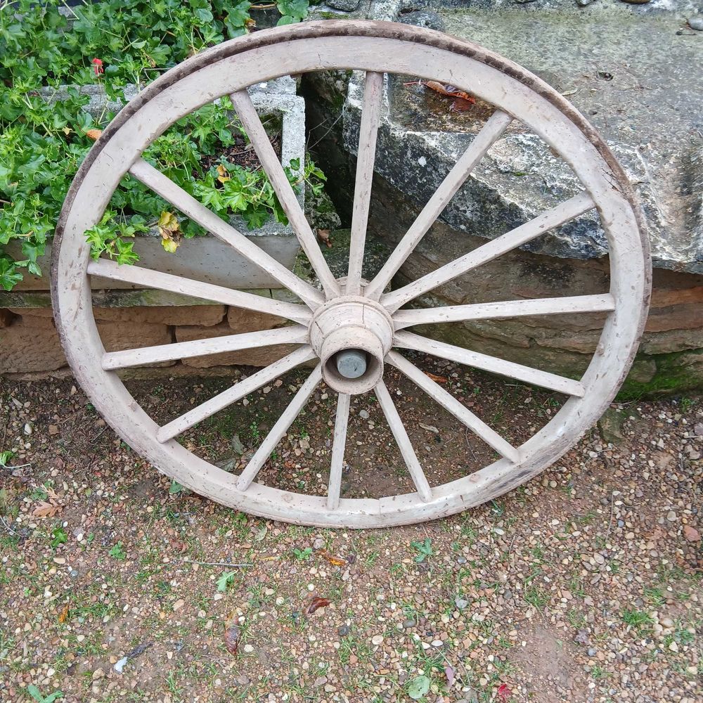 roue de charrette Décoration