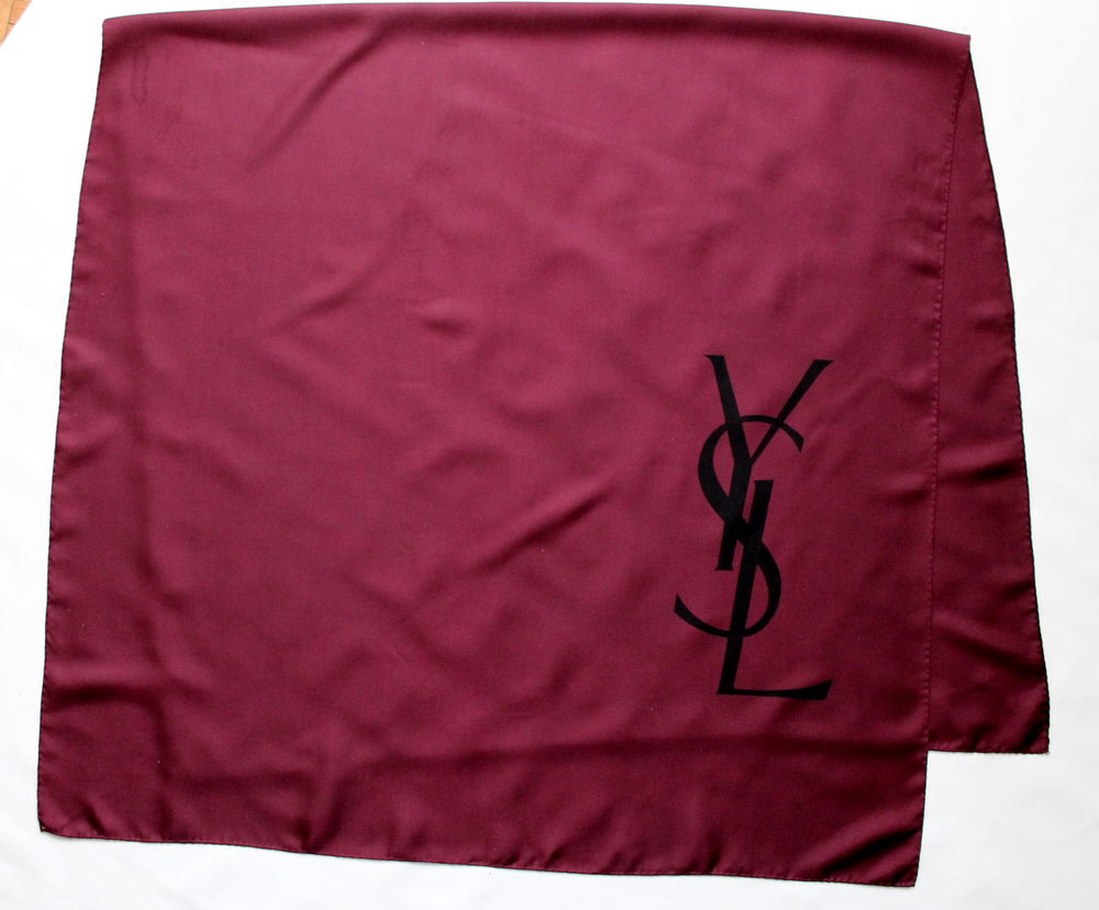 Etole foulard de soie bordeaux YVES SAINT LAURENT Vêtements