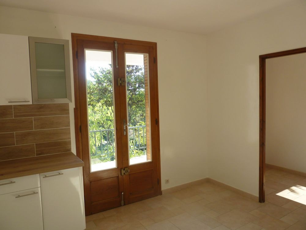 Location Appartement appartement dans villa avec extérieur Aubenas