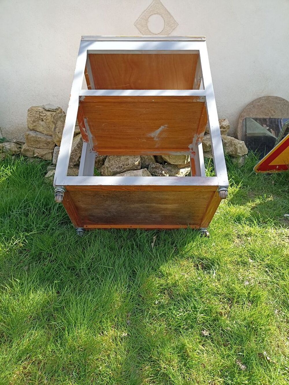 Meuble/&eacute;tag&egrave;re, &icirc;lot en bois avec roulettes Meubles