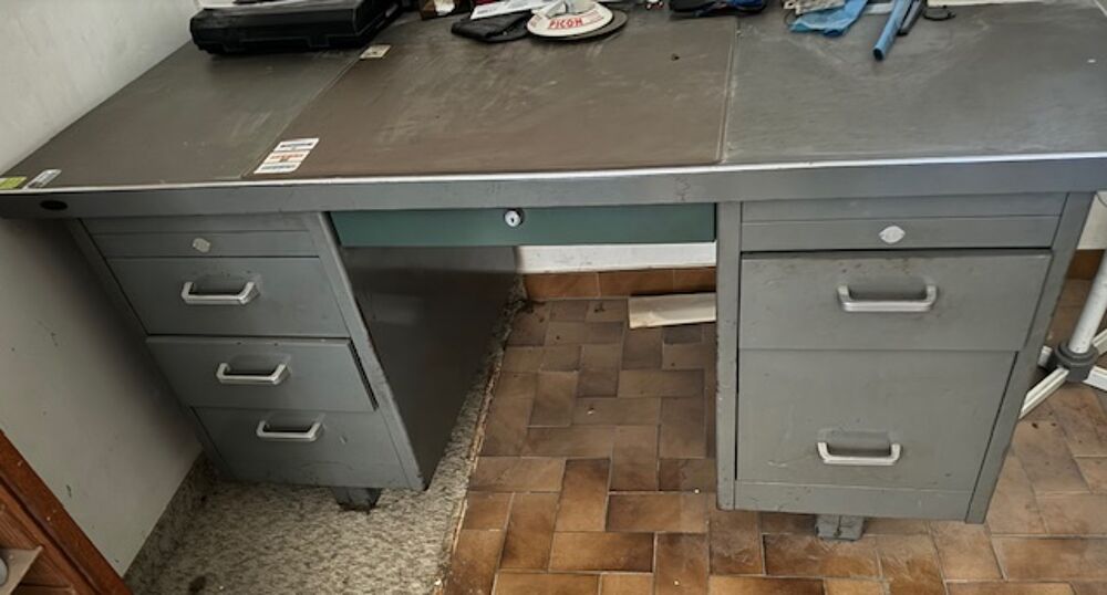 BUREAU METALIQUE Meubles