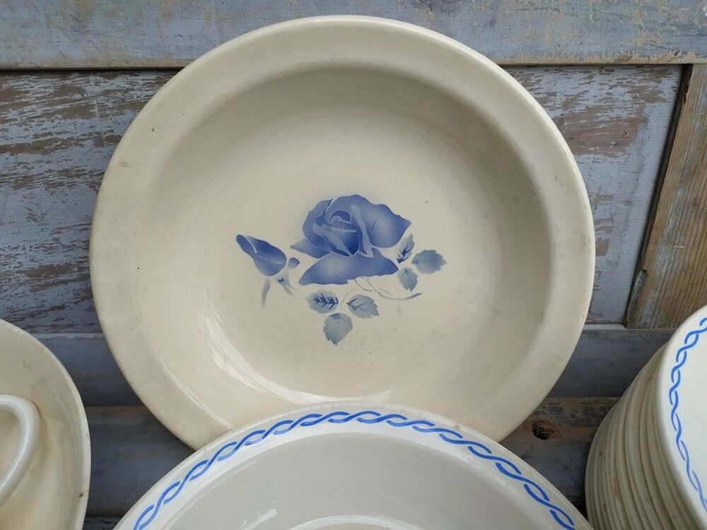 Vaisselle Assiettes Fa&iuml;ence Badonviller Digoin Rose Bleue
Décoration