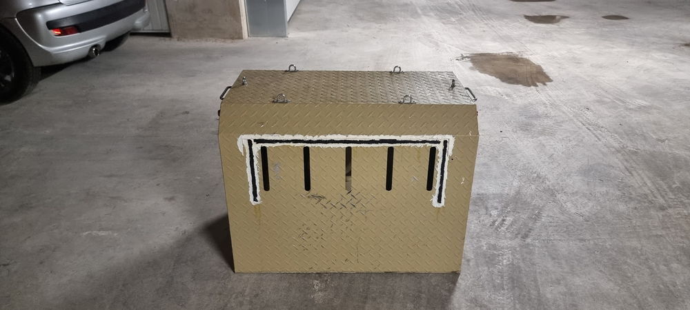   CAISSE DE TRANSPORT CHIENS 