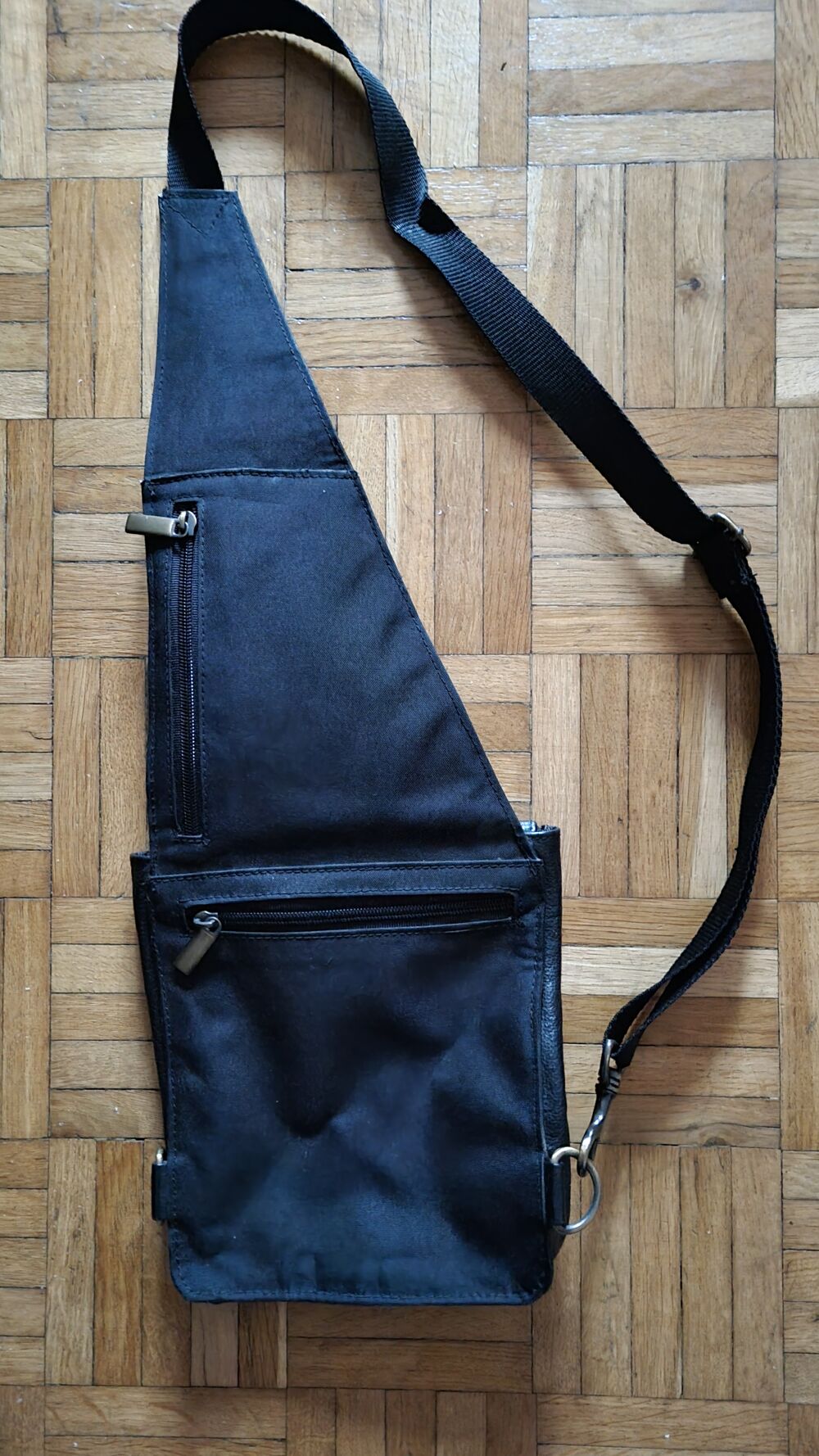 Sac bandouli&egrave;re port&eacute; &eacute;paule travers ou mono bretelle dos Maroquinerie