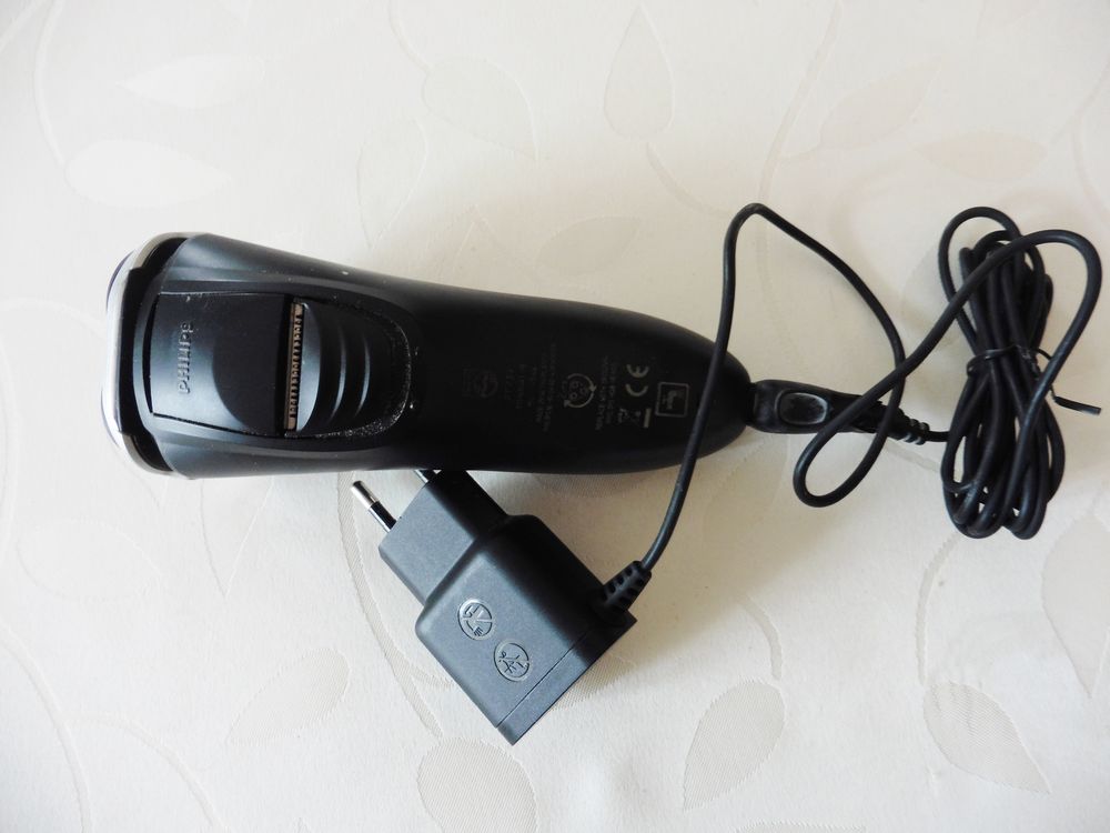 N&deg;3 Rasoir Philips &eacute;lectrique Rechargable coupe Pattes Electroménager