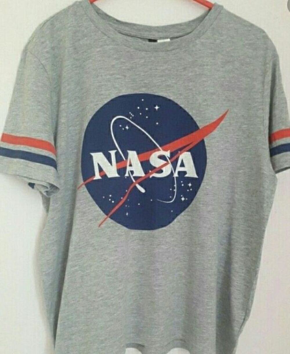 T-shirt gris Nasa . Vêtements