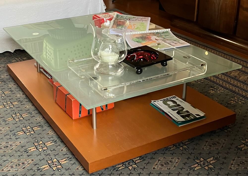Table basse design sigl&eacute;e Pascal Mourgues a prendre s/place Meubles