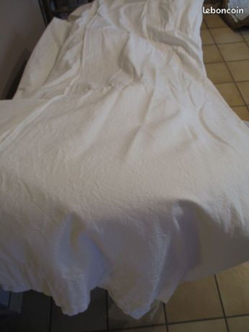 Un drap plat uni blanc coton avec bourdon 2 m 60 x 2 m 20 Dcoration