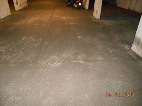  Parking / Garage  louer 10 m