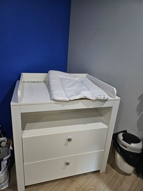 Table à langer blanche avec matelas Hayange (57)